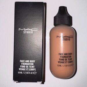 MAC Face and Body Foundation: N5